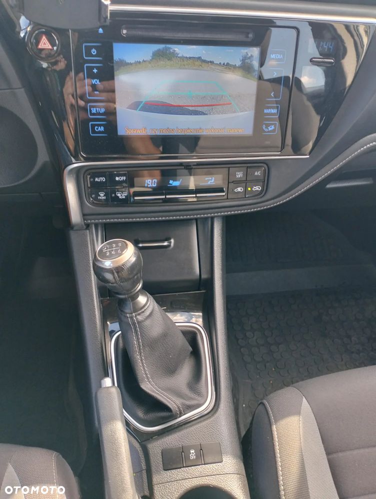 Toyota Auris 1.6 Premium - 9