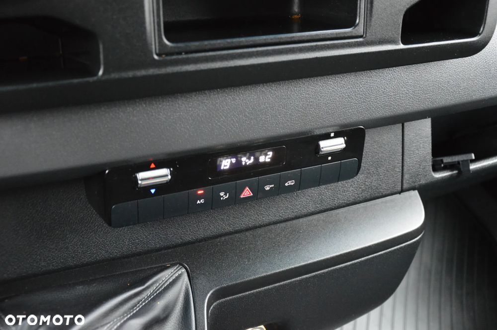 Mercedes-Benz Sprinter - 17