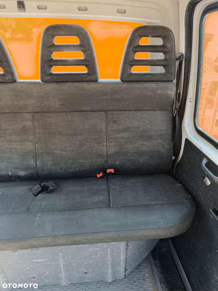 ławka fotel kanapa tył doka dubel kabina iveco daily 99-14 master schowek - 4