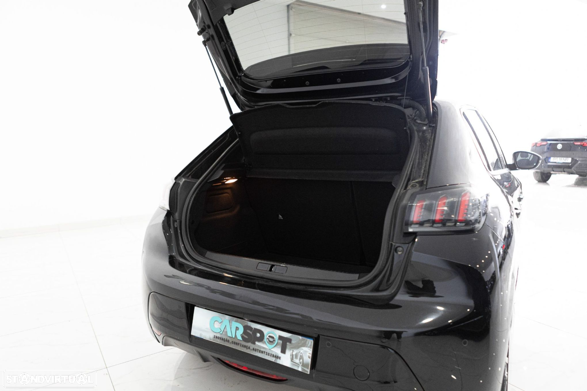 Peugeot 208 1.2 PureTech Allure - 12