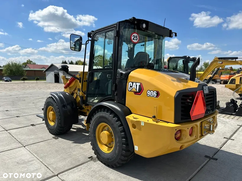 Caterpillar 906 - 11