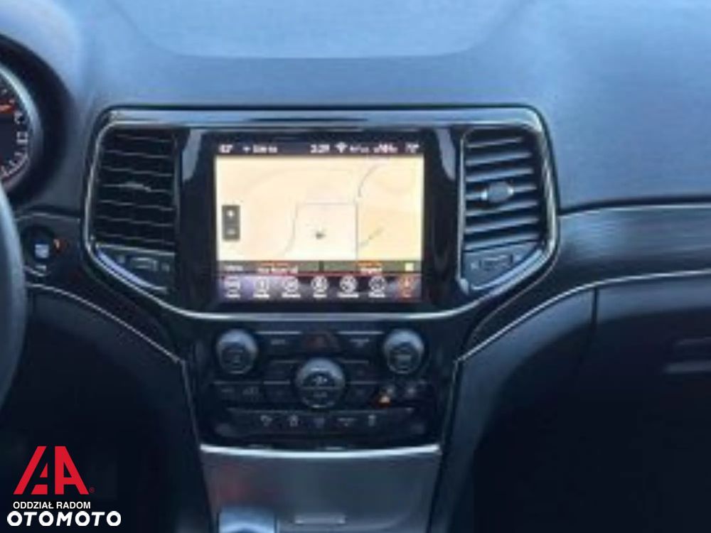 Jeep Grand Cherokee - 8