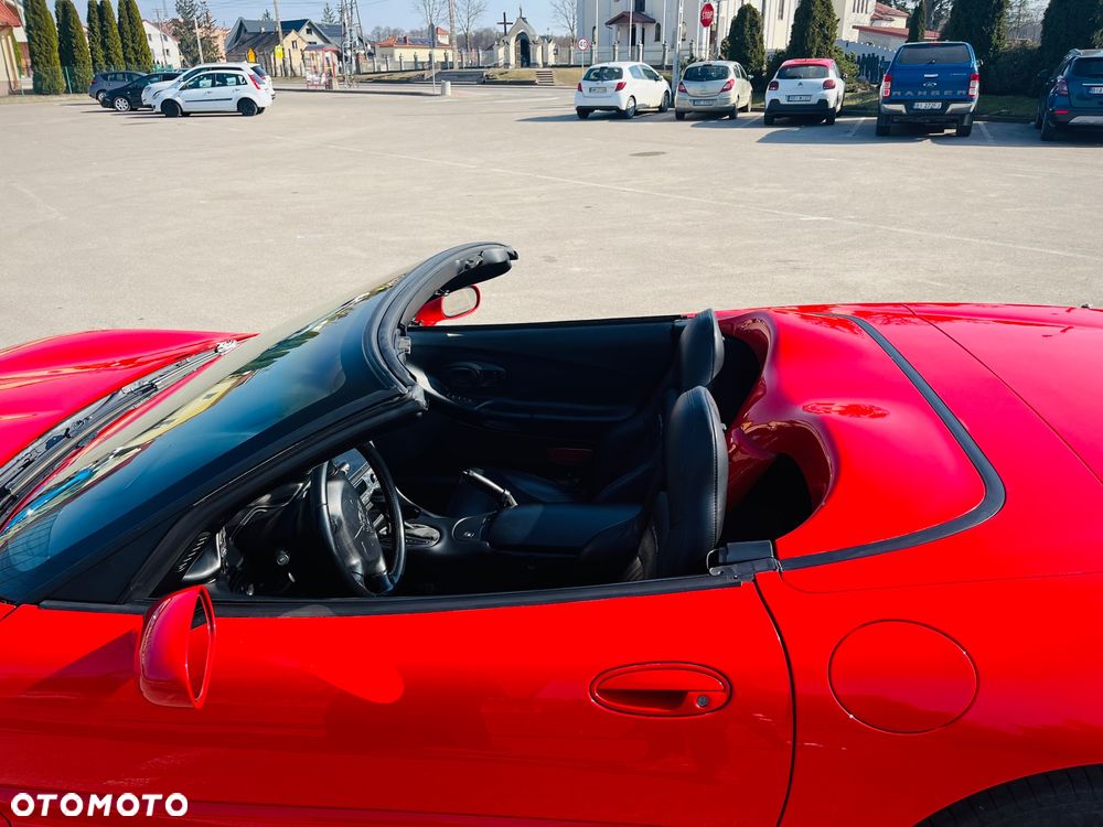 Chevrolet Corvette - 12