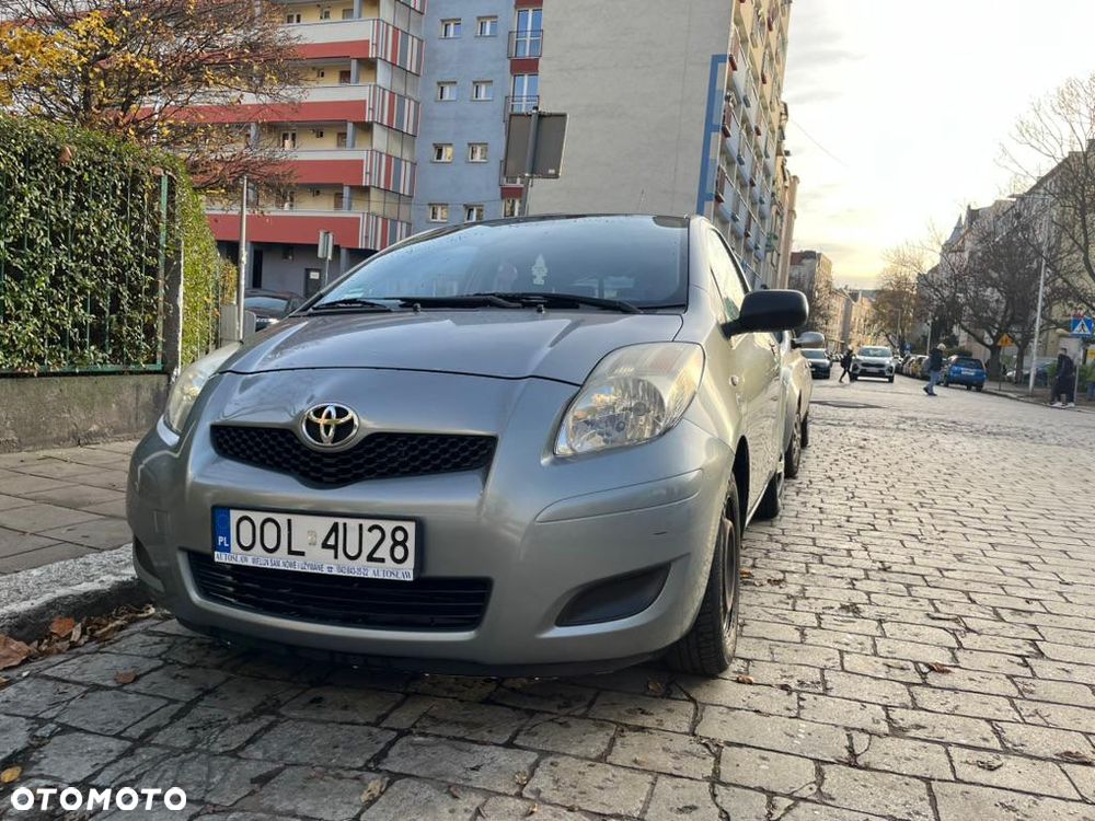 Toyota Yaris 1.0 Entry - 1