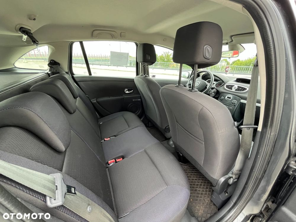 Renault Clio - 11