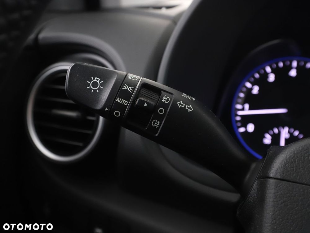 Hyundai Kona - 32