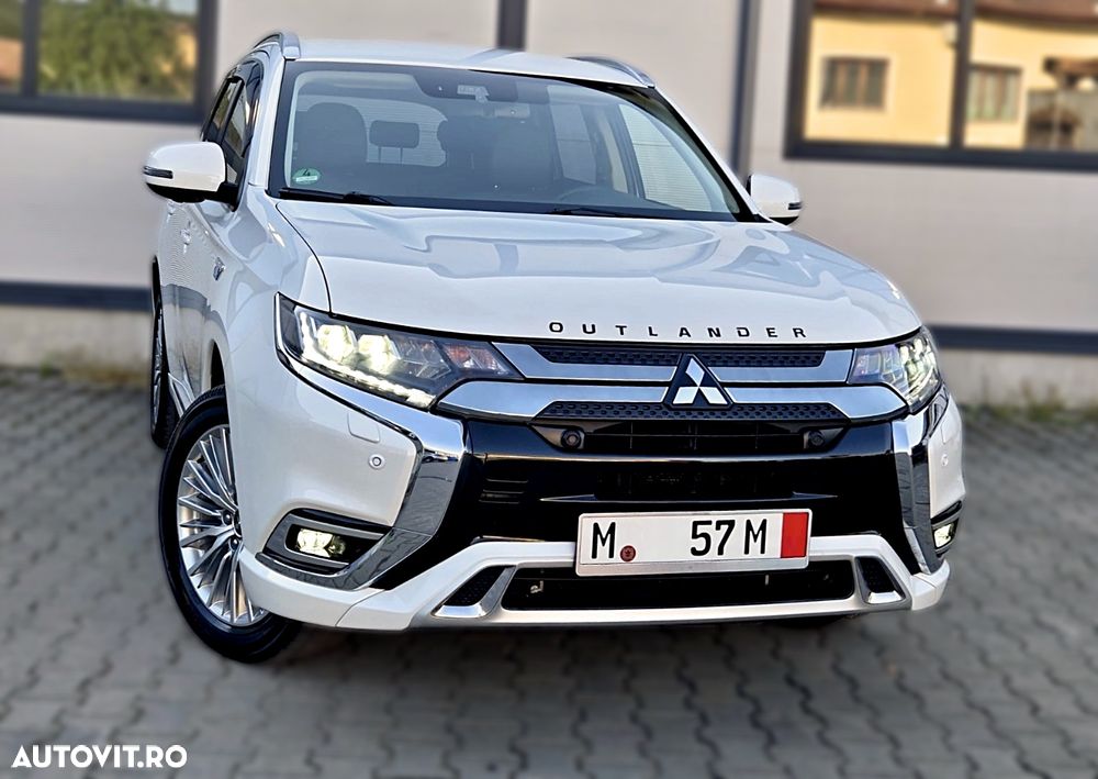 Mitsubishi Outlander - 4