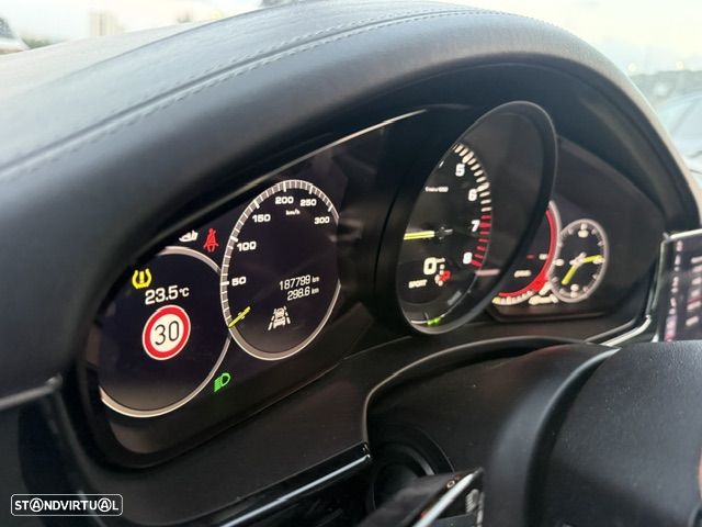 Porsche Panamera Sport Turismo - 42