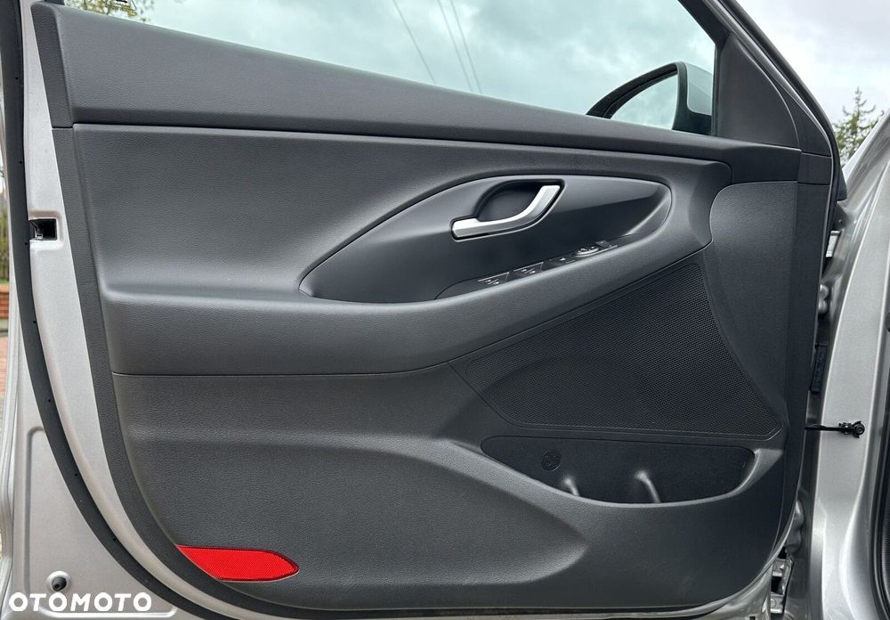 Hyundai i30 1.5 DPI Classic + - 11