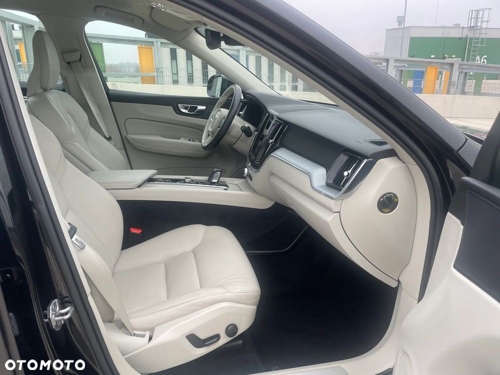 Volvo XC 60 B5 D AWD Inscription - 23