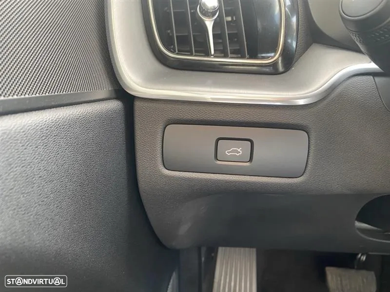 Volvo XC 60 2.0 B4 Momentum Plus - 14