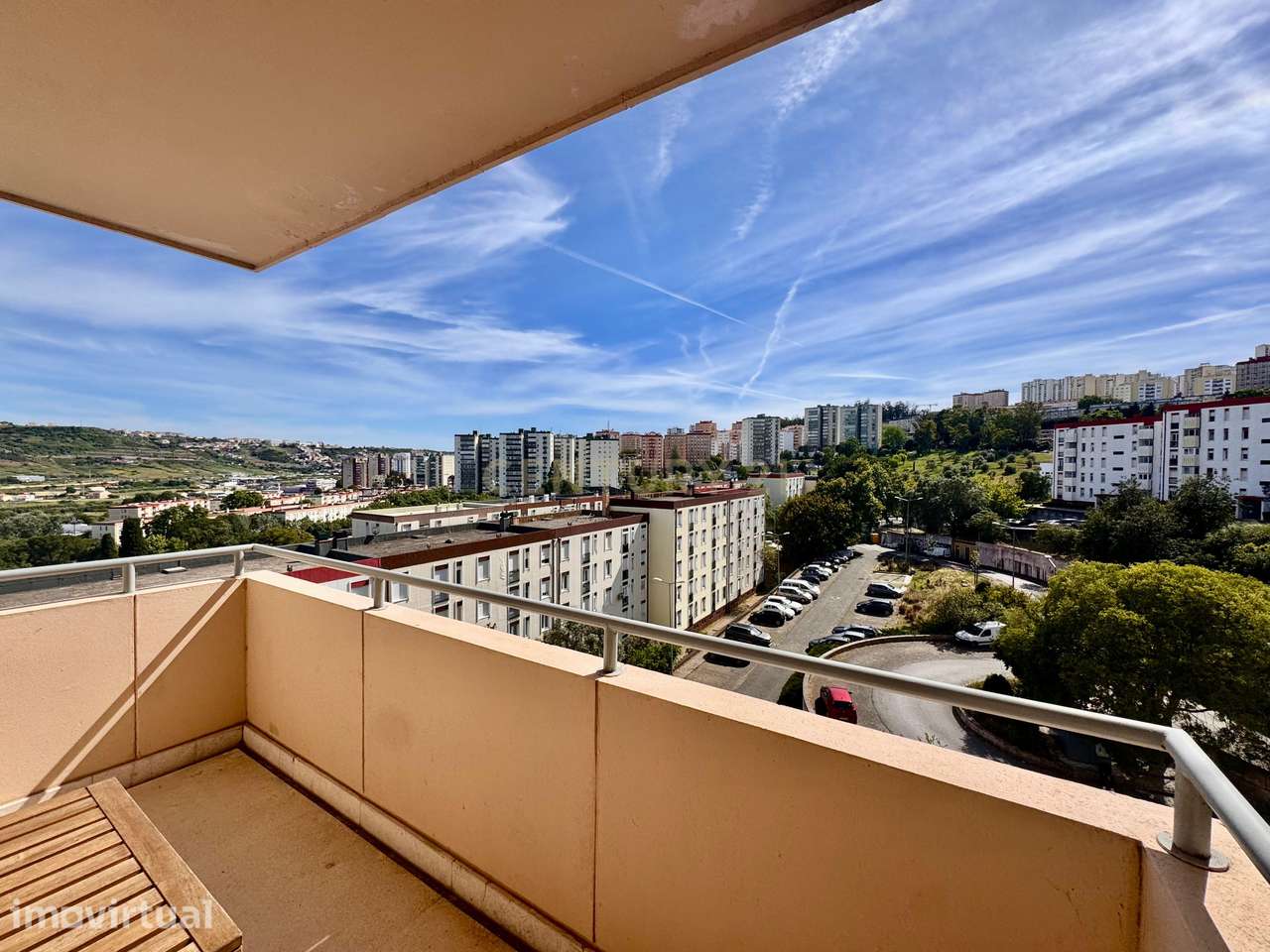 Apartamento T2 Renovado com Vista Panorâmica em Santo António dos Cava - Grande imagem: 3/12