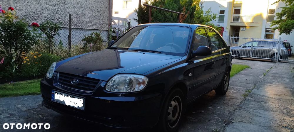 Hyundai Accent 1.5 Comfort - 2
