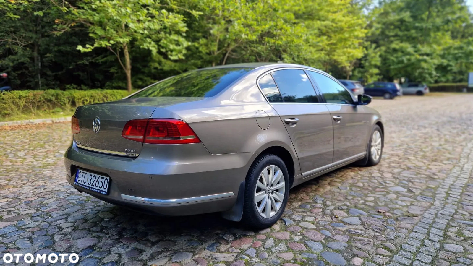 Volkswagen Passat - 4