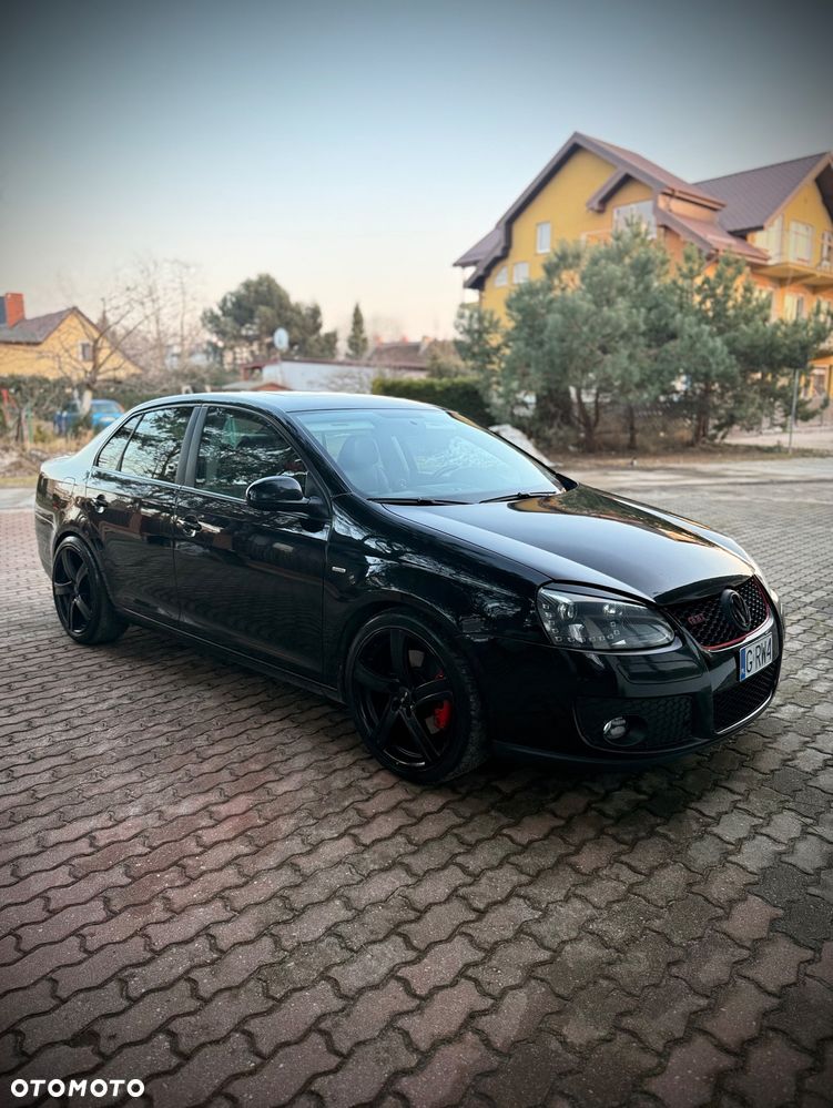Volkswagen Jetta 2.0 Turbo FSI DSG Sportline - 3