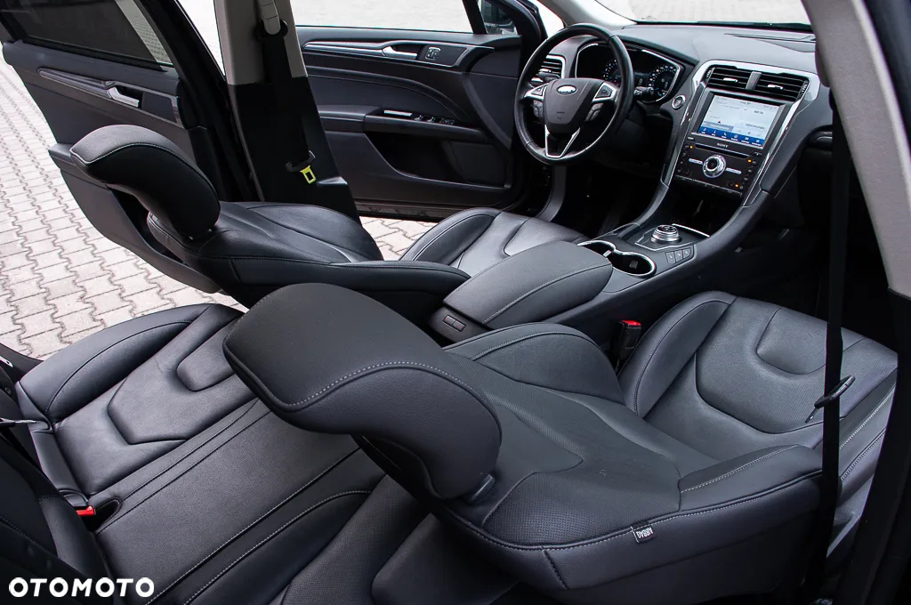 Ford Mondeo 2.0 EcoBlue Titanium - 23