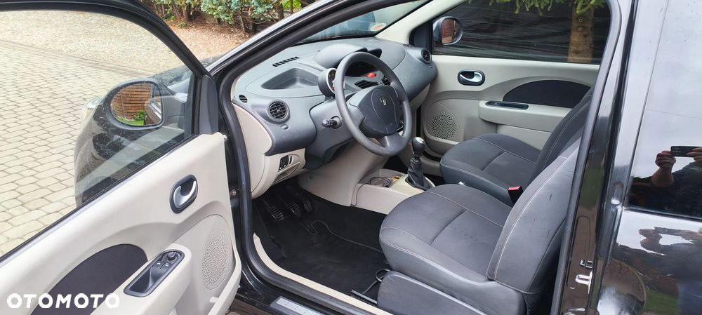 Renault Twingo 1.2 16V Night & Day - 9