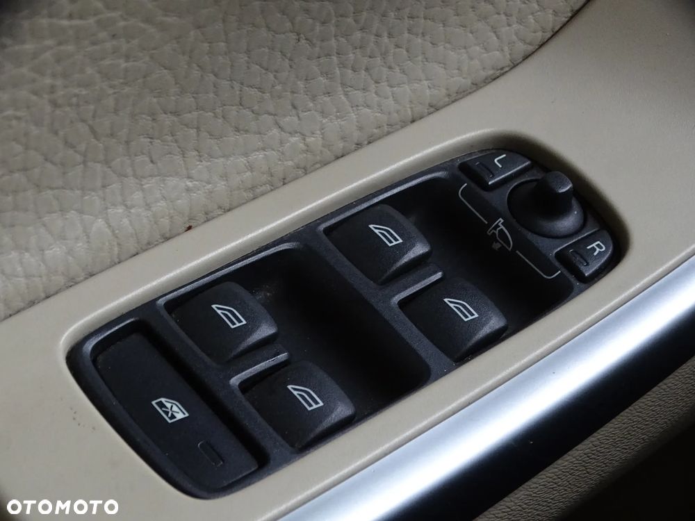 Volvo XC 60 D4 Momentum - 15