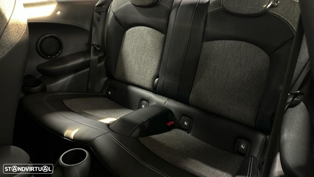 MINI 3 Portas Cooper SE Essential - 6