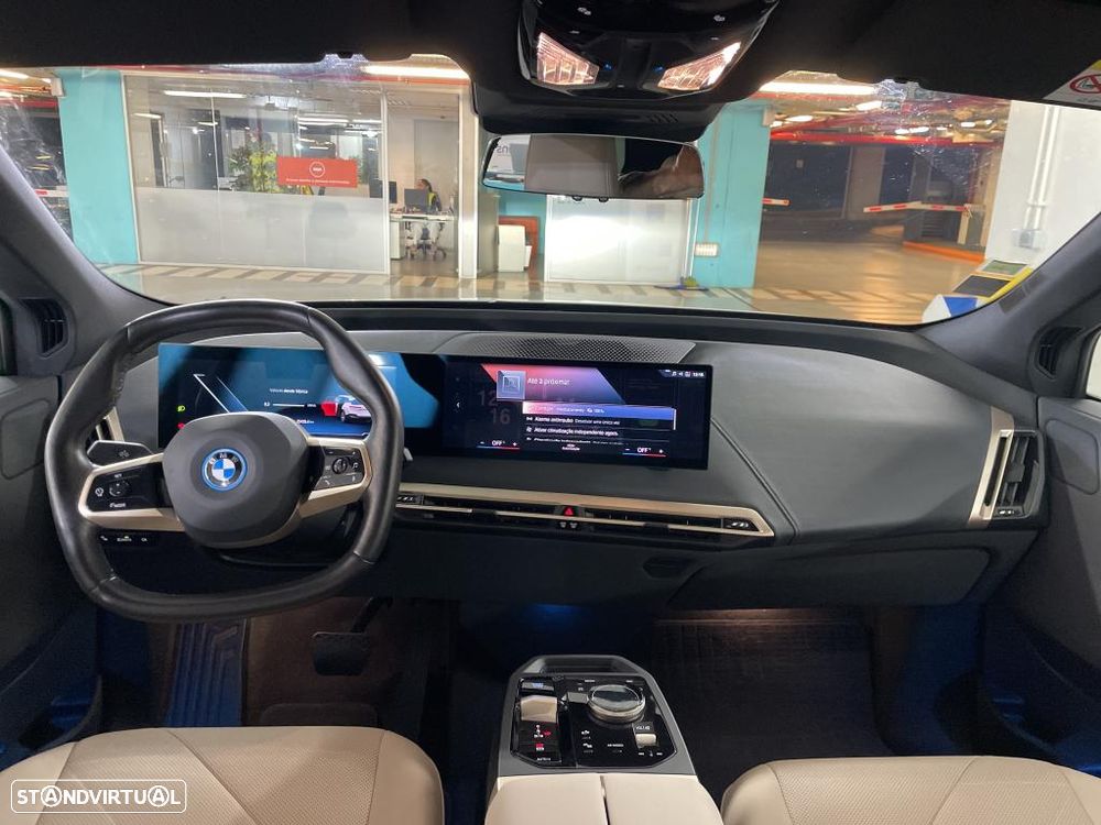 BMW iX xDrive 40 - 10