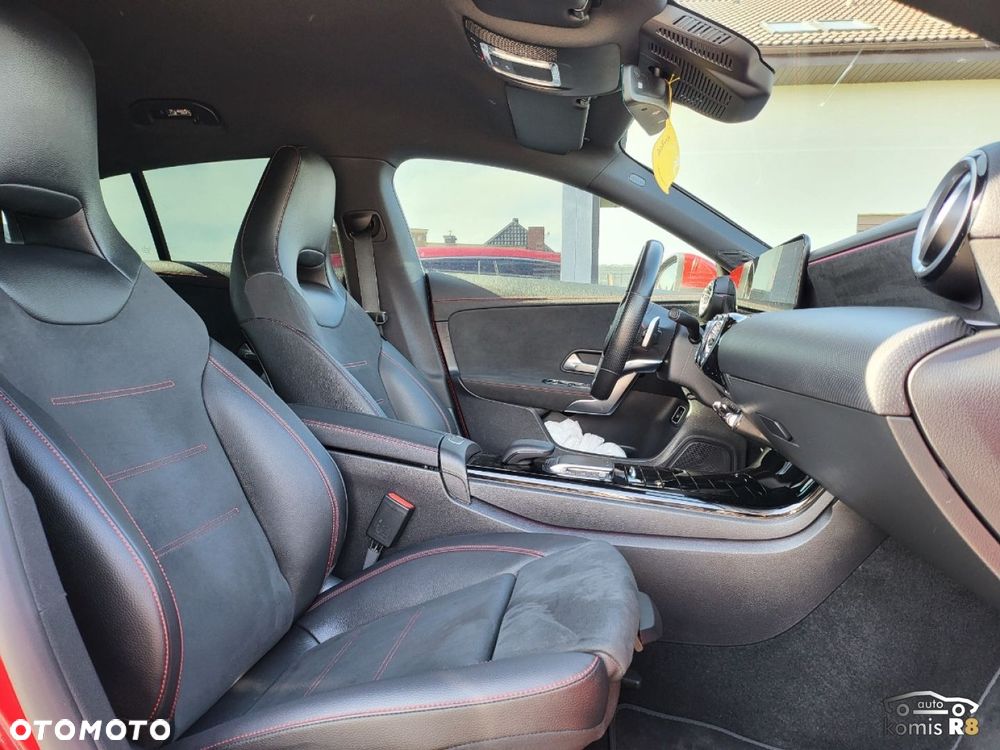 Mercedes-Benz CLA - 12