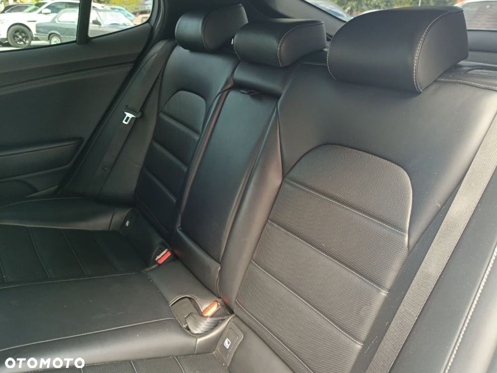 Kia Stinger - 22