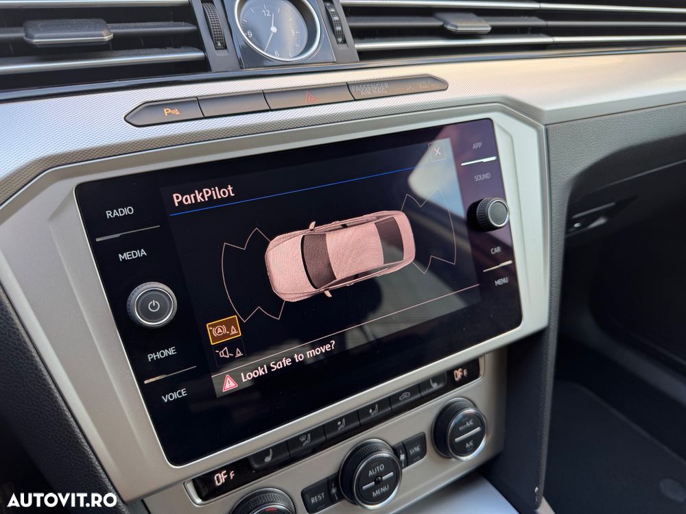 Volkswagen Passat Variant 2.0 TDI DSG Highline - 14