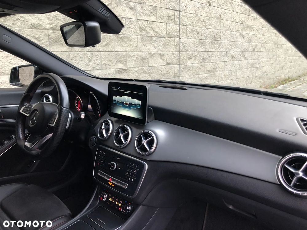 Mercedes-Benz CLA 200 7G-DCT AMG Line - 25
