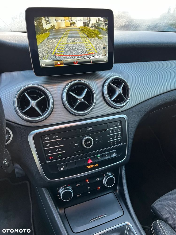 Mercedes-Benz GLA 180 - 34