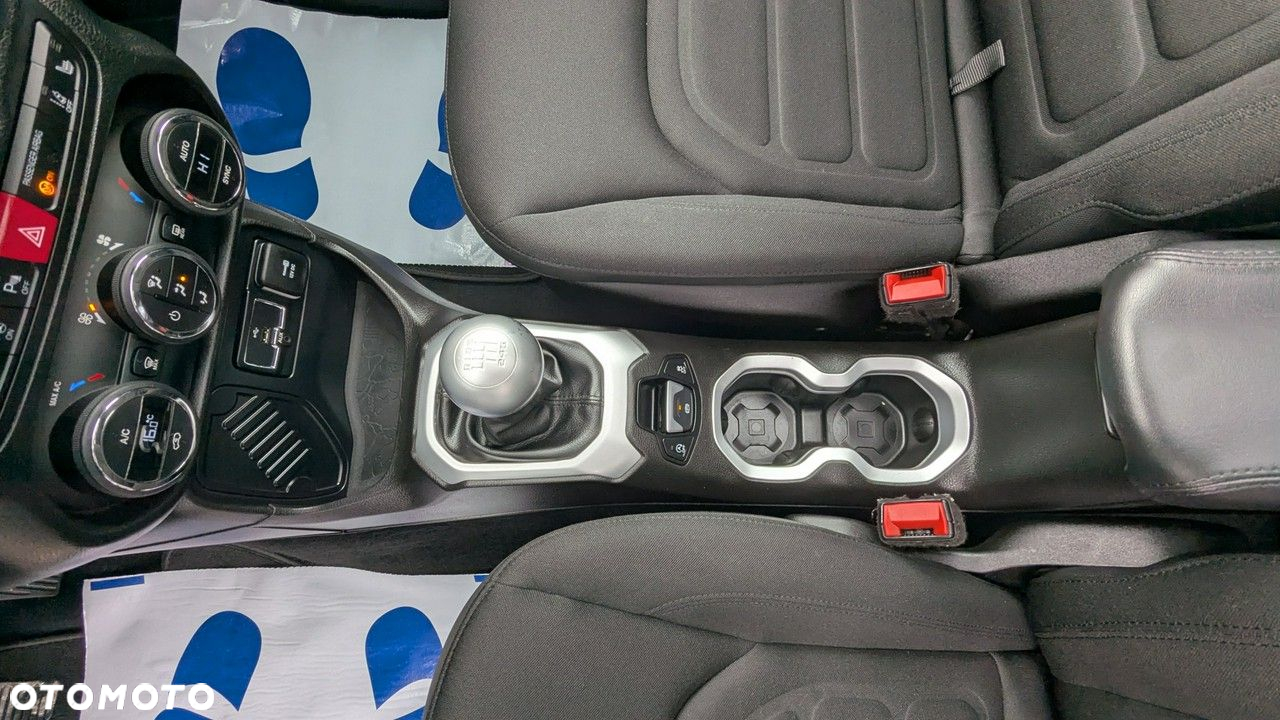 Jeep Renegade - 32