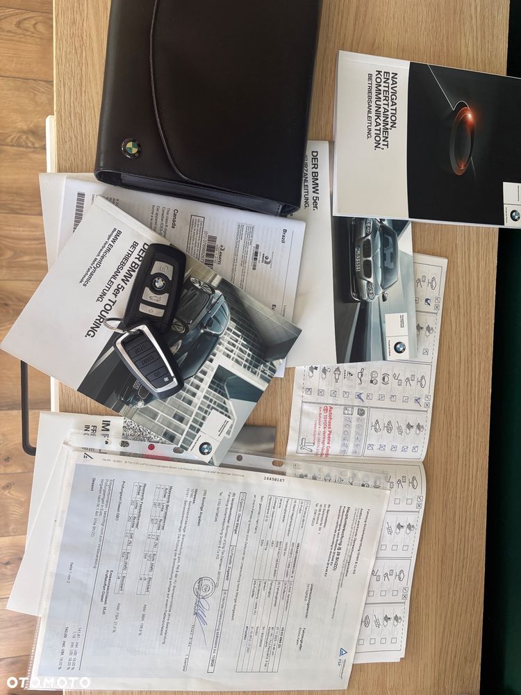 BMW Seria 5 525d - 39