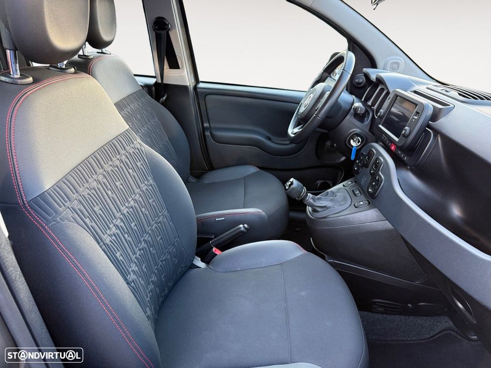 Fiat Panda 1.0 Hybrid (RED) — fotografia 15