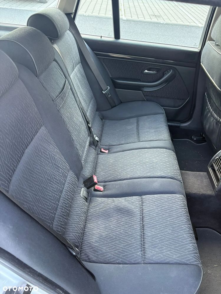BMW Seria 5 520i - 5