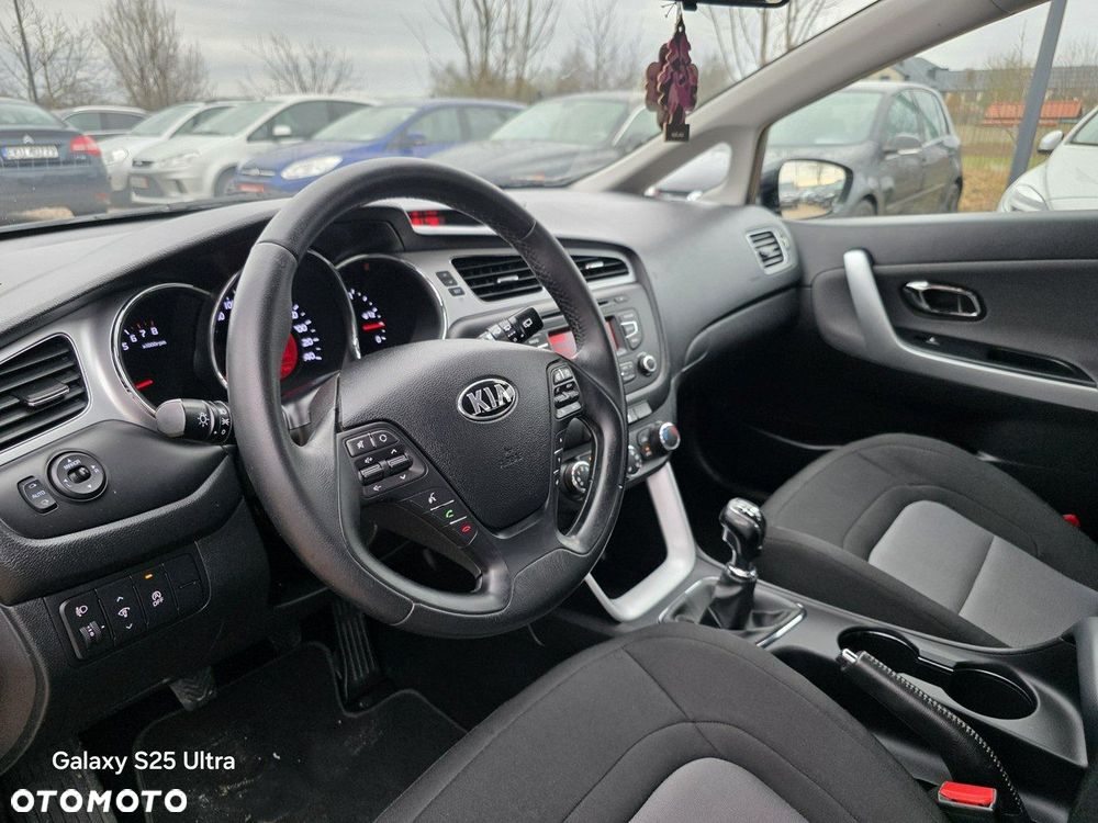 Kia Ceed - 27