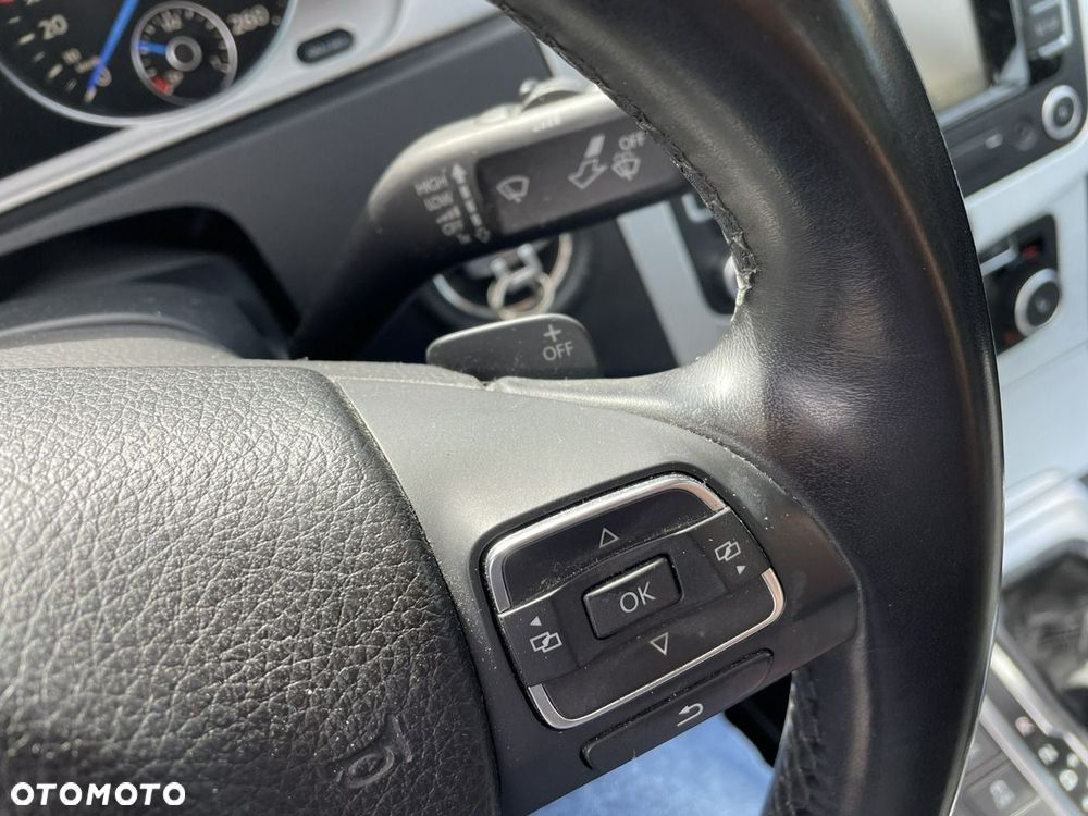 Volkswagen Passat - 16