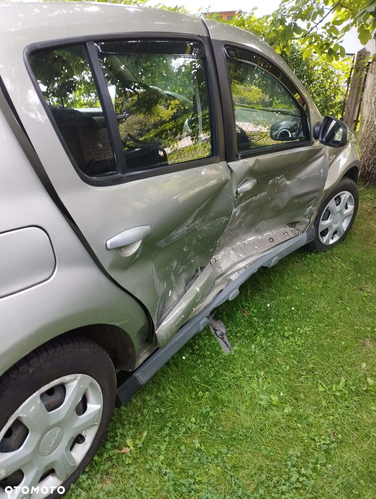 Dacia Sandero 1.6 Ambiance - 4