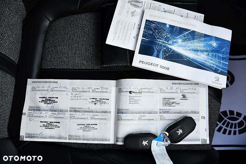 Peugeot 5008 THP 165 EAT6 Allure - 39