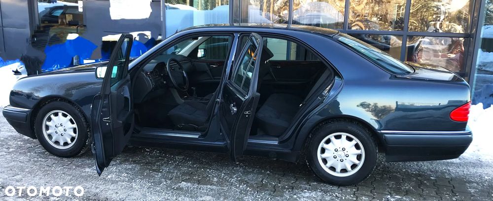 Mercedes-Benz Klasa E - 36