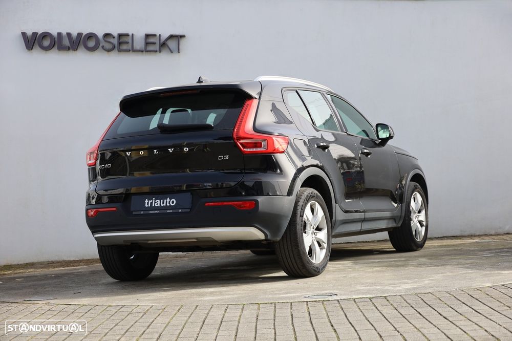 Volvo XC 40 2.0 D3 Momentum Geartronic - 24