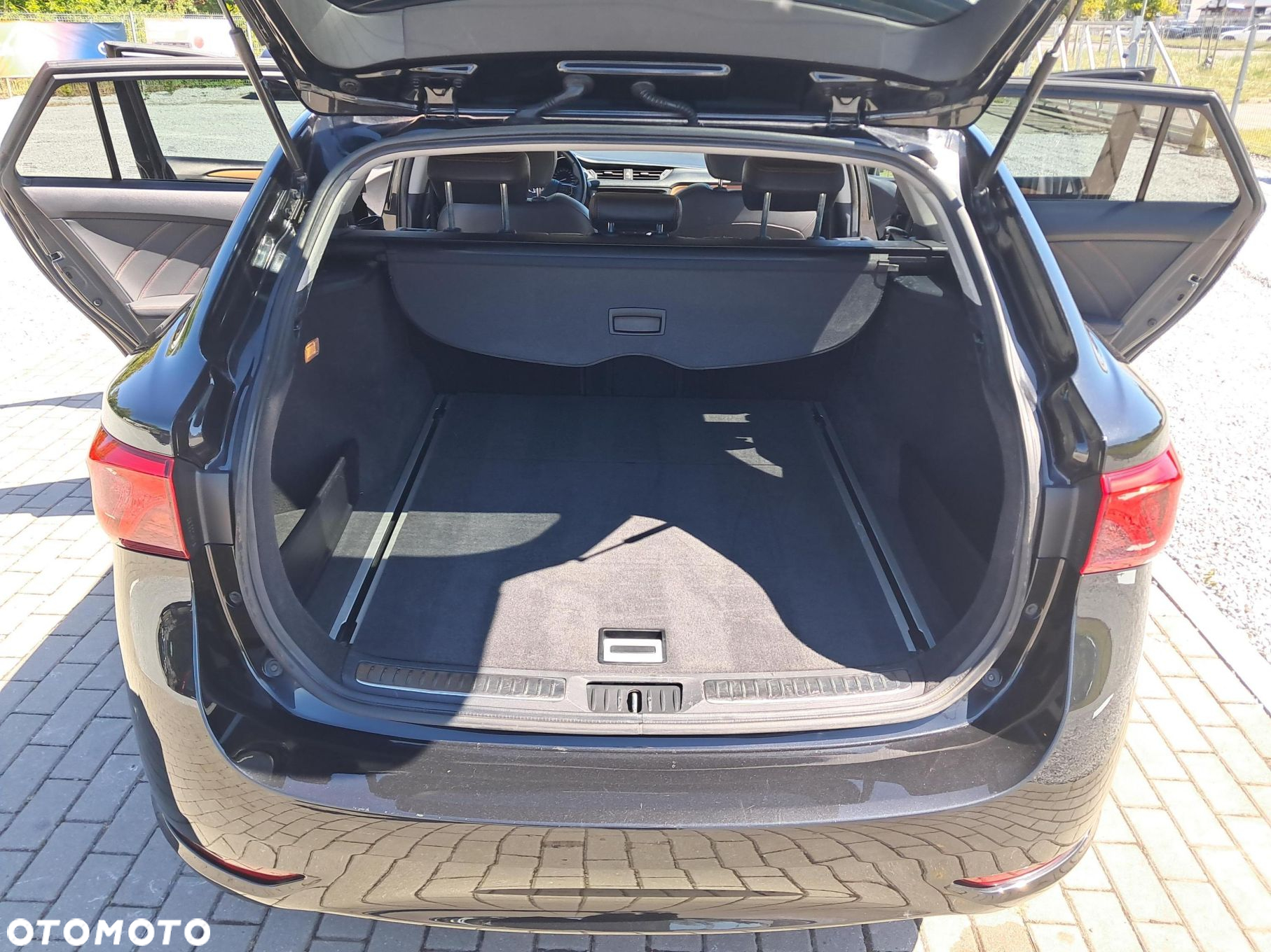 Toyota Avensis 2.0 D-4D Premium - 13