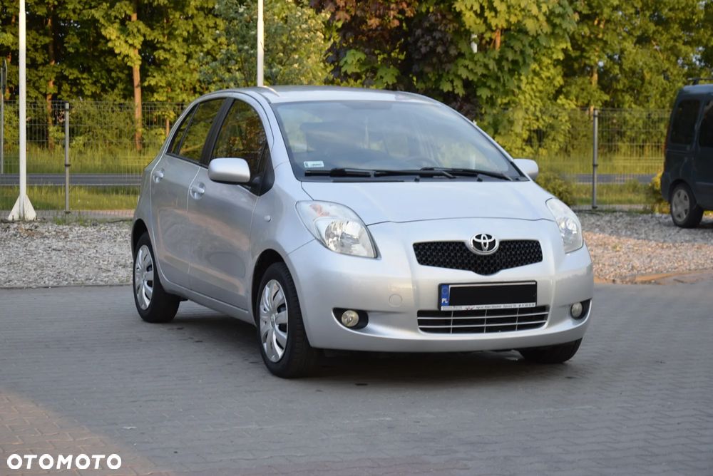 Toyota Yaris - 16