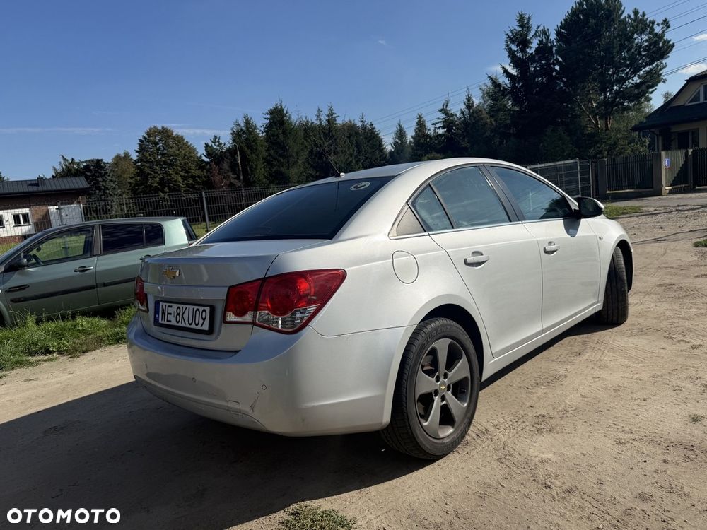 Chevrolet Cruze 2011 photo 2