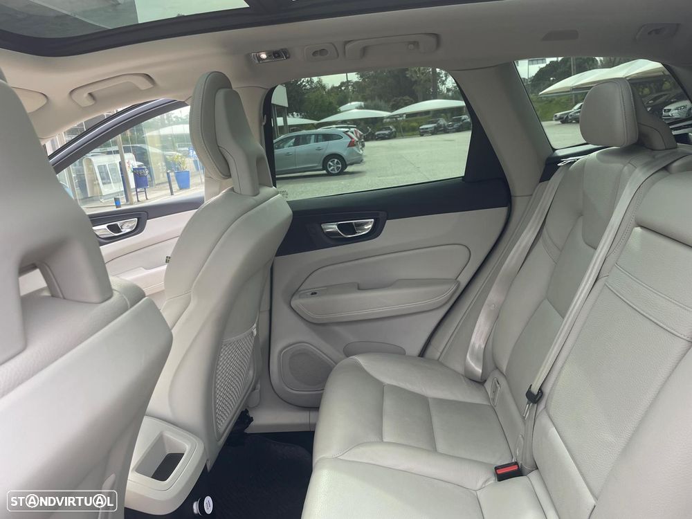 Volvo XC 60 2.0 T8 PHEV Momentum AWD - 9