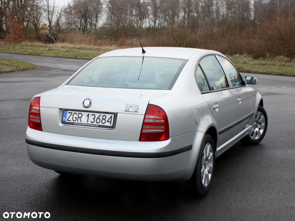 Skoda Superb 2.8 V6 Classic - 4