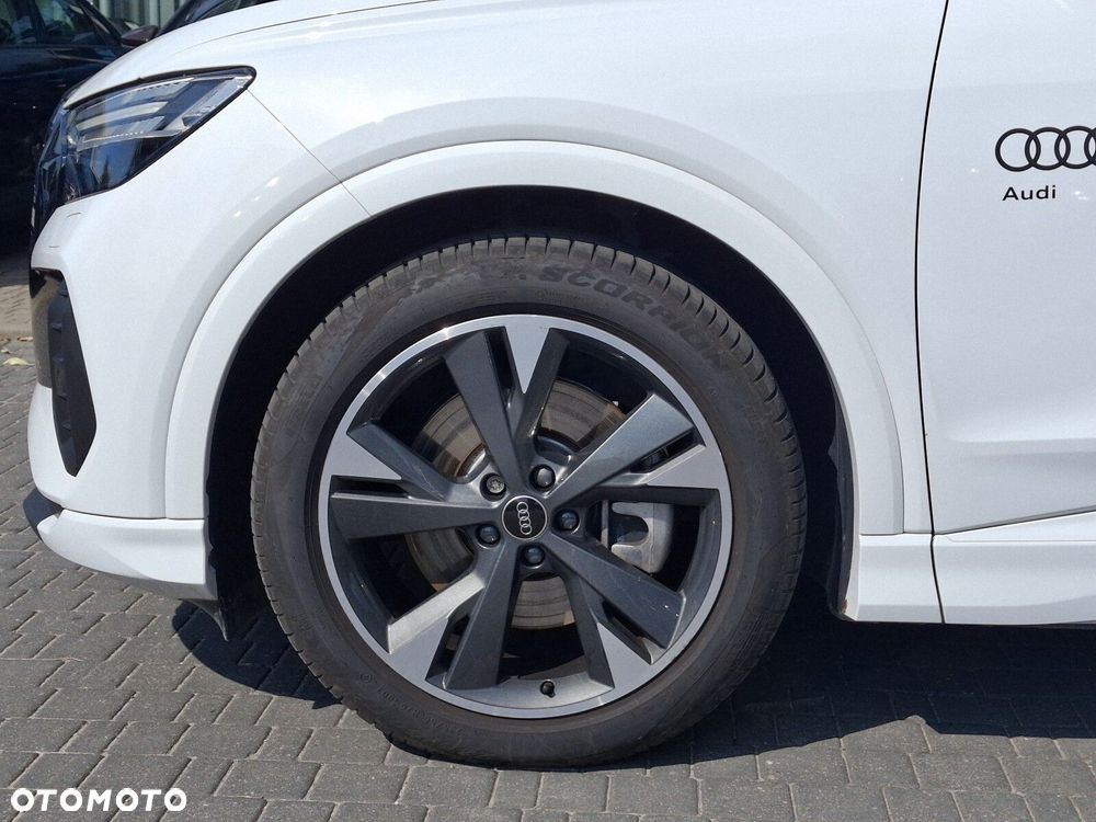 Audi Q4 e-tron - 7