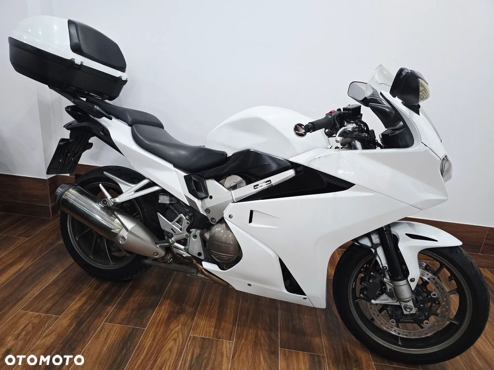 Honda VFR - 10