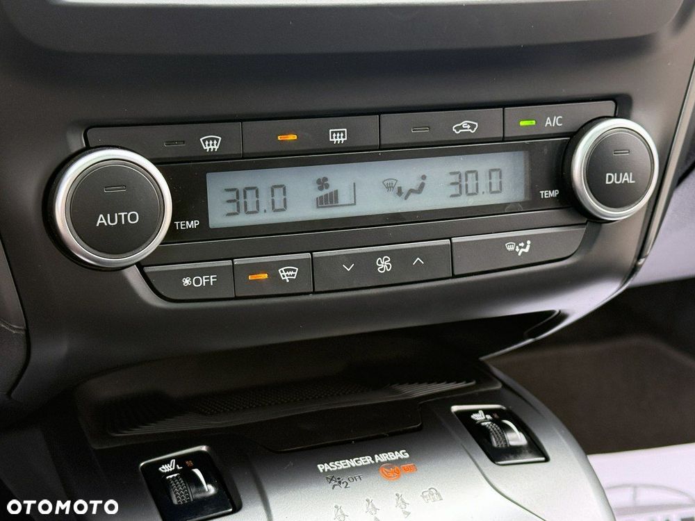 Toyota Avensis 1.8 Premium - 9