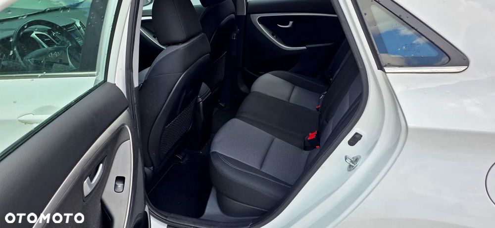 Hyundai i30 1.4 Premiere Comfort - 18