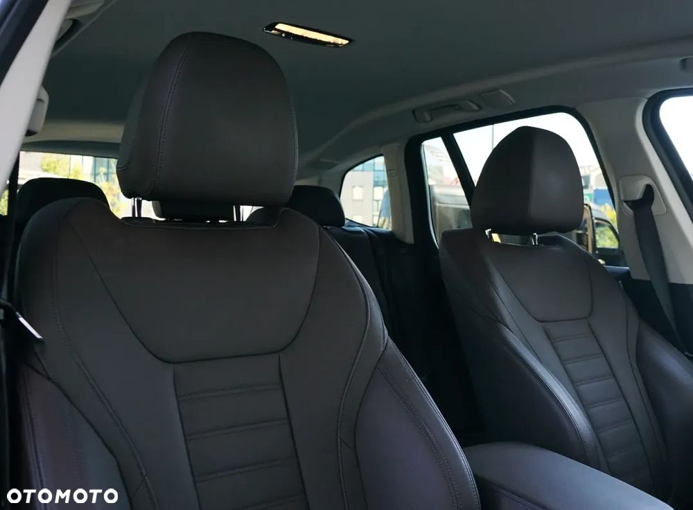 BMW X3 xDrive20i mHEV - 17