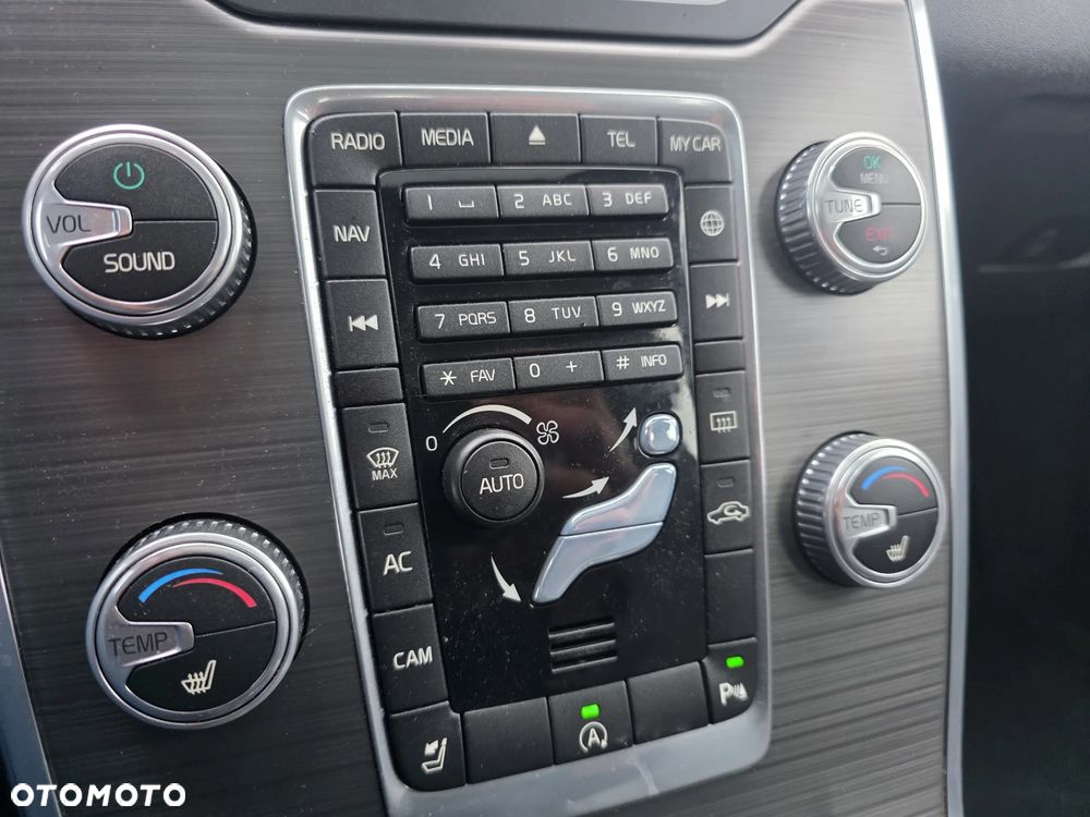 Volvo V70 D3 Summum - 16